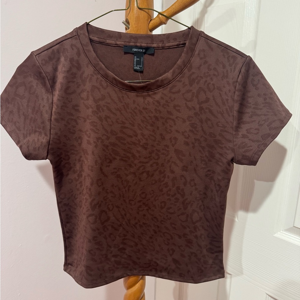 nwt cheetah/ leopard print crop top